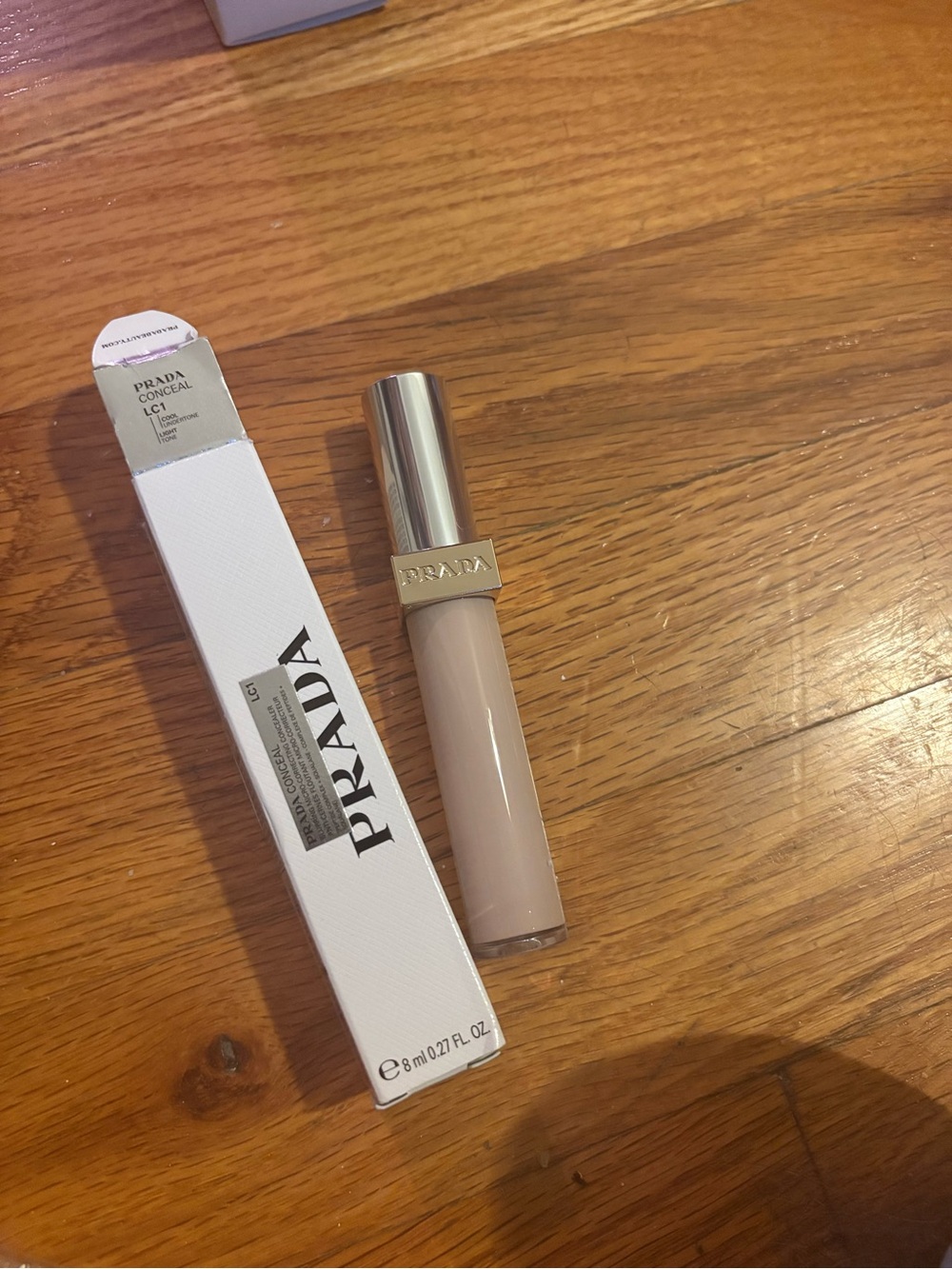 PRADA Concealer - Light Beige Cream